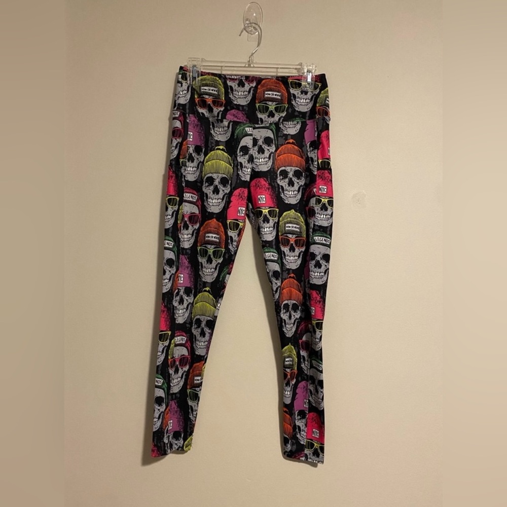 NWOT CM Fashion Black Skull Beanie Leggings with pockets size large